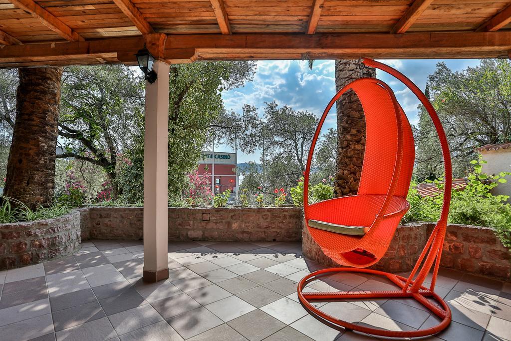 Milan'S Apartments Ilha Sveti Stefan Exterior foto